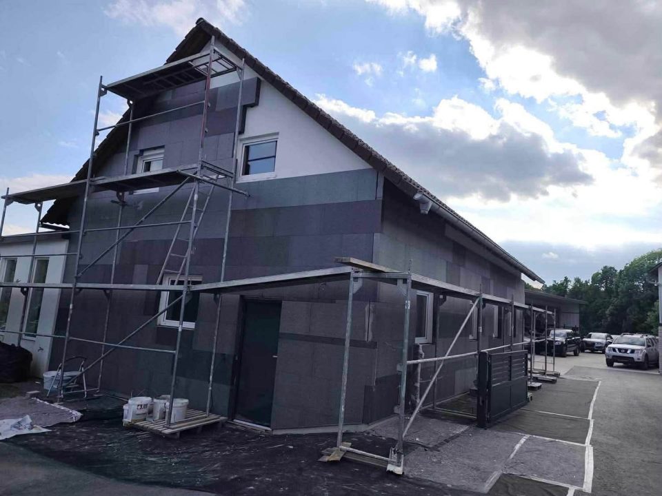 a7730383-c803-4510-85e7-9ed393699944